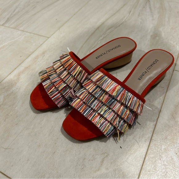 Donald J. Pliner Women's Red Multicolor Fringe Sandals size 6 - Picture 2 of 9